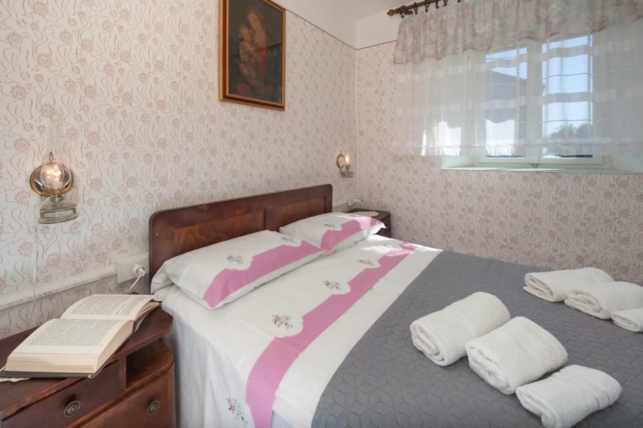 Rural Apartment Carolina Zrenj Экстерьер фото